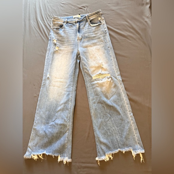 Stylish Distressed Risen Jeans - Picture 1 of 7